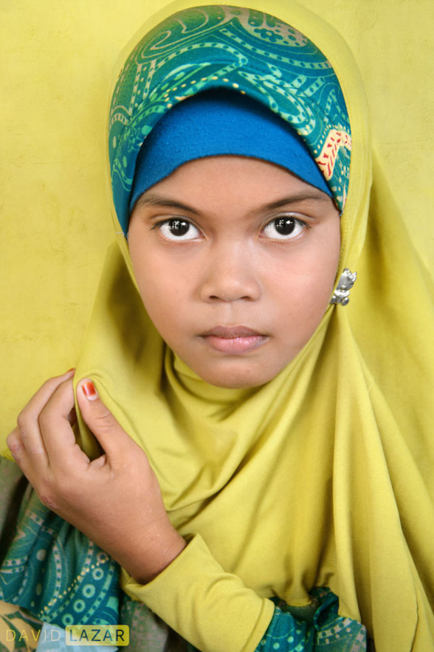 17-Davd-Lazar-Girl-in-Yellow-Hijab__880