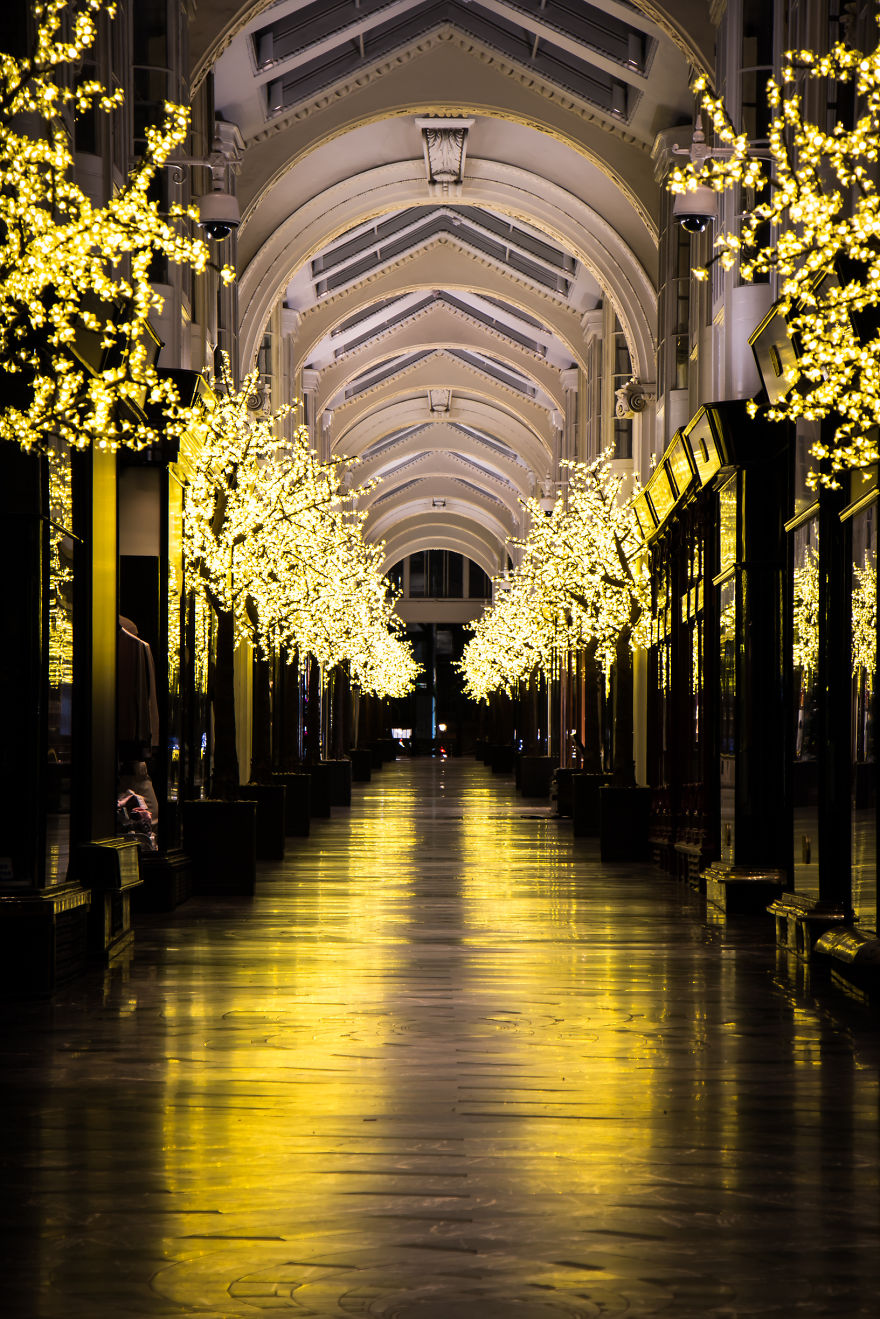 2015-christmas-decorations-in-london-are-simply-stunning-9__880