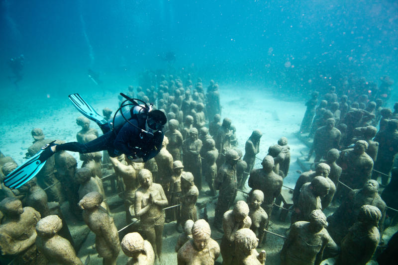 diving-in-cancun-underwater-museum