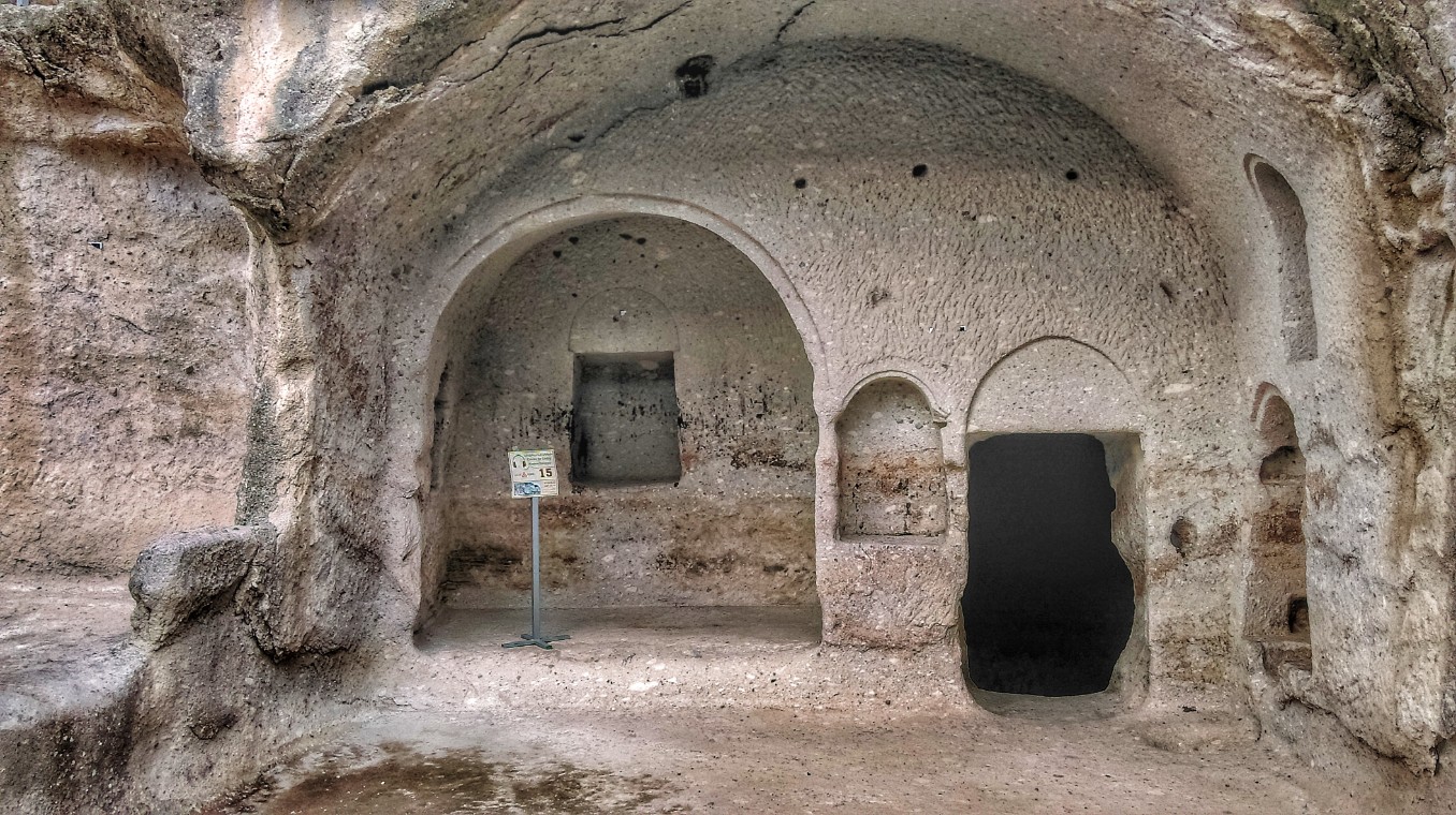 pećina u Vardziji