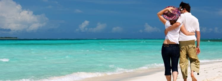 749x275_Beach_Couple