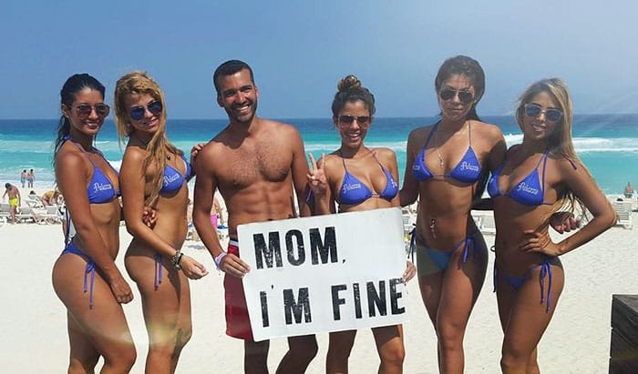 mom-im-fine-guy-travels-around-the-world-jonathan-quinonez-21